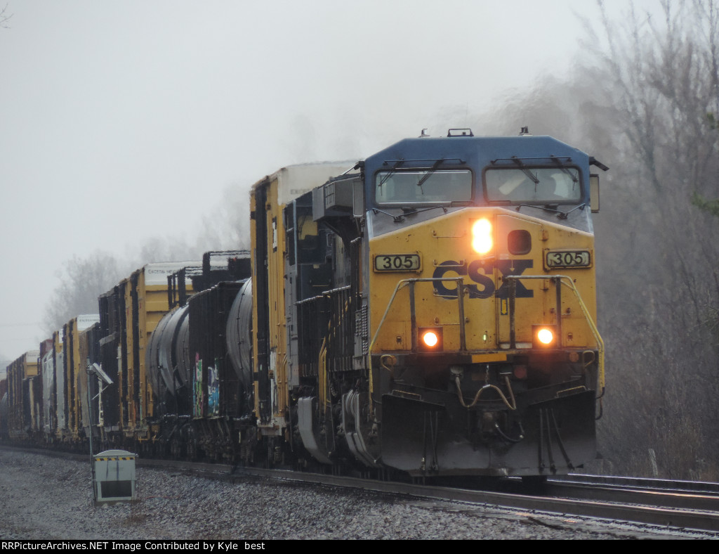 CSX 305 on M367